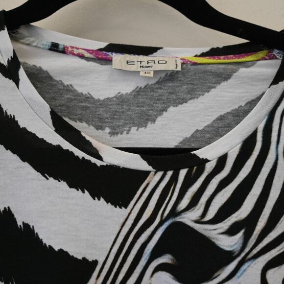 Etro Milano T-Shirt Size 40 US 4 Multi Zebra Paisley Short Sleeve Graphic Tee - Picture 6 of 6